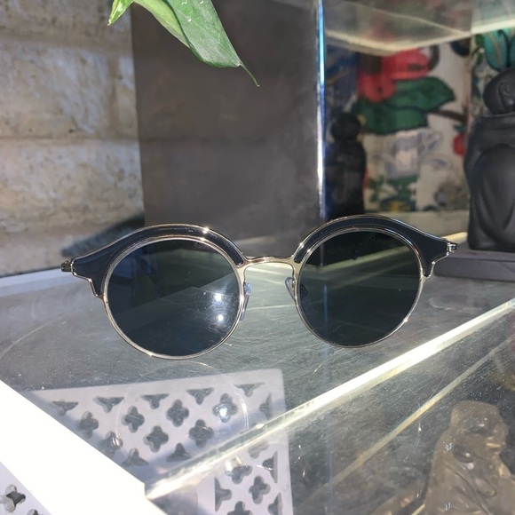 Giorgio Armani Sunglasses in black and gold?? H504 main image 6